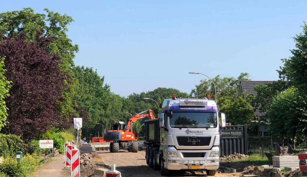 Aanvoer materiaal onderhoudswerkzaamheden Holtstraat Emmen