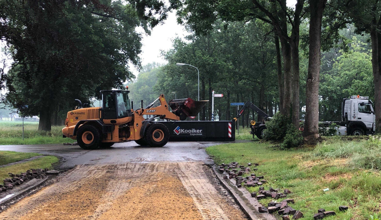 Gebruik shovel groot onderhoud Holtstraat Weerdinge