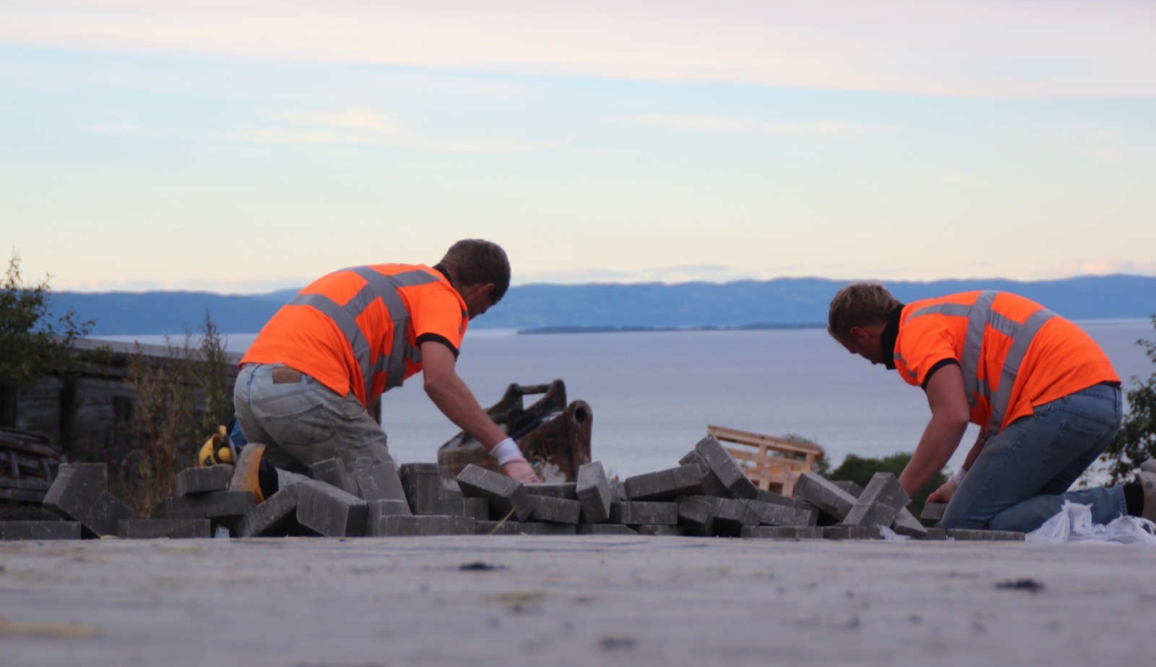 Handmatig bestraten erfinrichting Trondheim Noorwegen