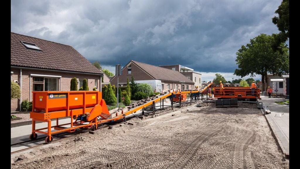 Machinaal straten met Zijtra en Roadprinter Oranjebuur Dedemsvaart