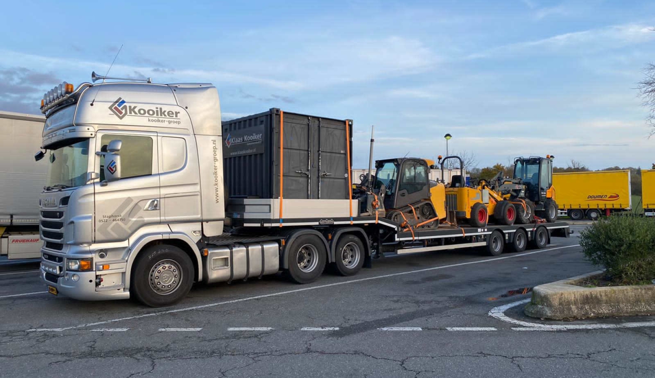 Transport materiaal bestrating tuincentrum Albi Zuid Frankrijk