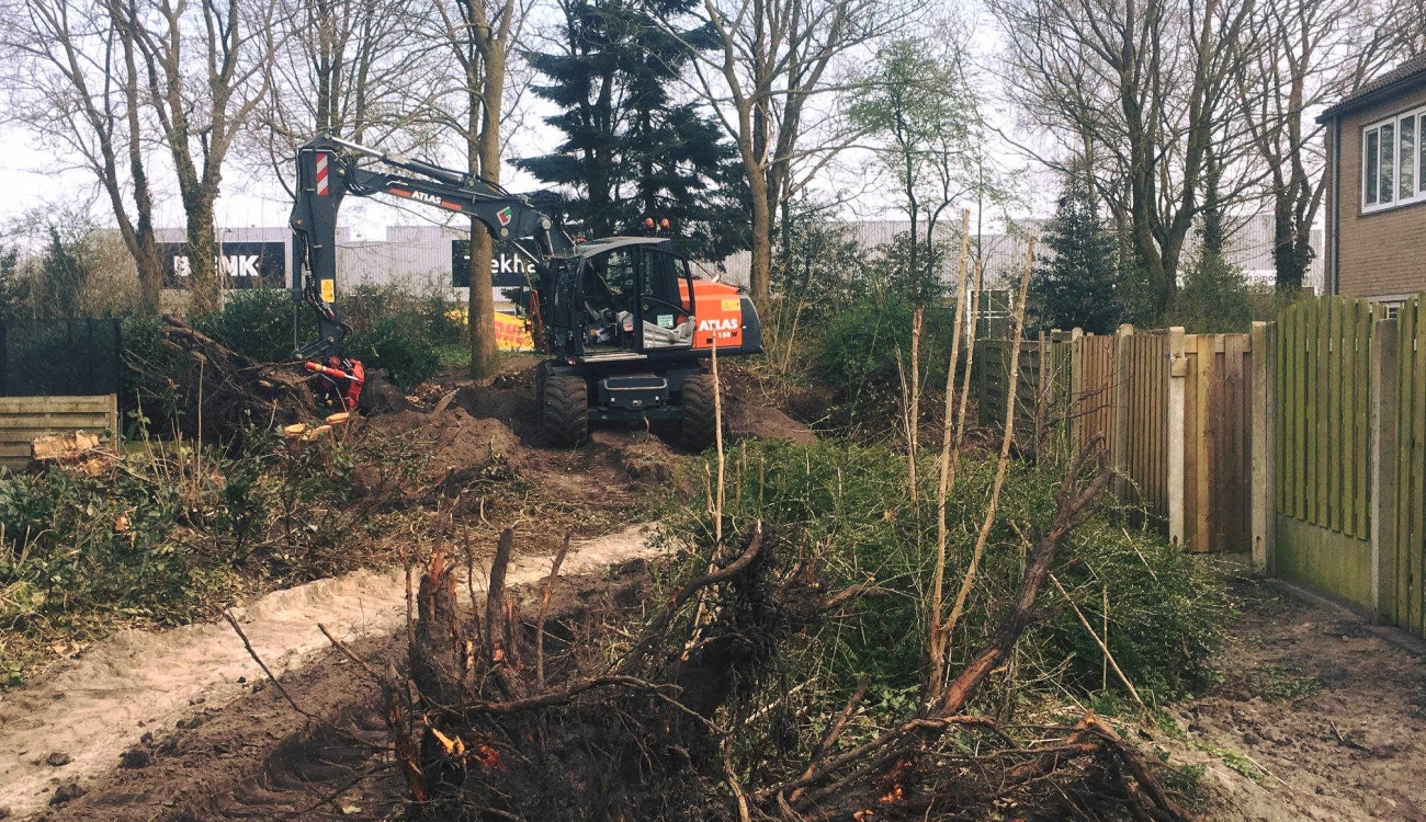 Verwijderen boomstobben herinrichting Staphorst Zuid