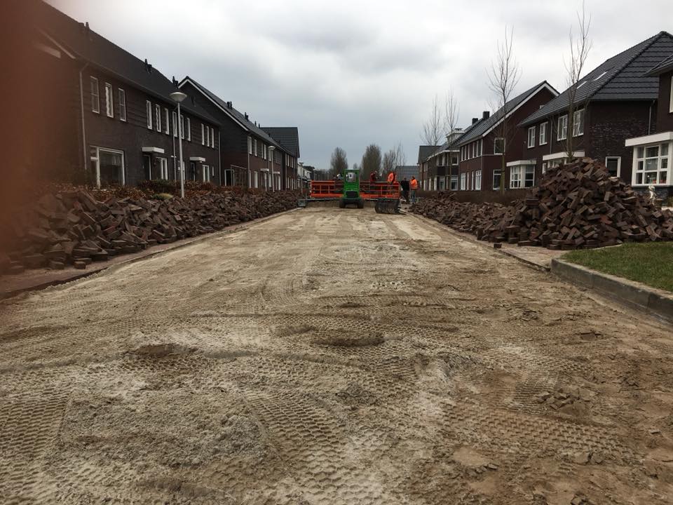 Voorbereiding bestrating woonwijk Rouveen West